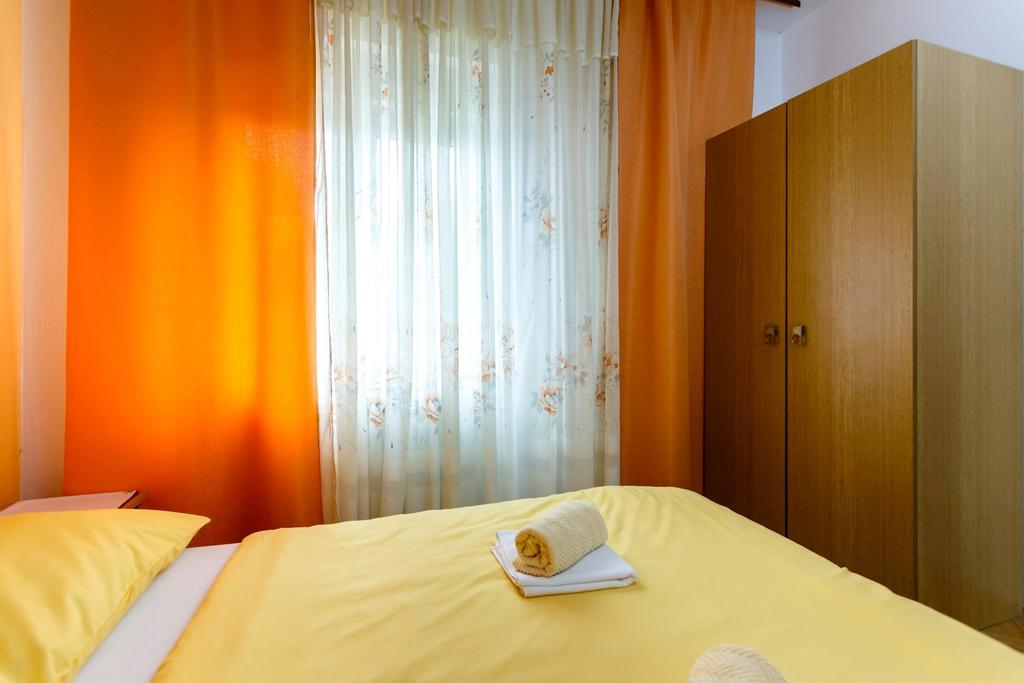 Apartment Meri Krk Town Luaran gambar