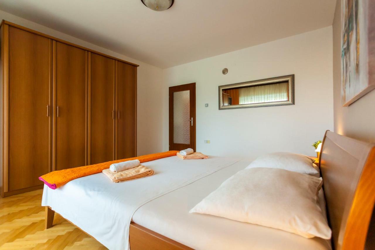 Apartment Meri Krk Town Luaran gambar